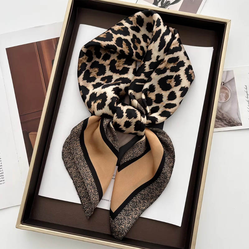 Luxury Leopard Print Female Sa - огляд і ціна Ascot Neck Scarf